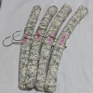 Chic Vintage-Style Padded Hangers - Cream and Black